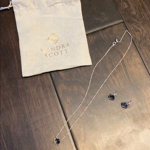 Kendra Scott necklace and earrings set